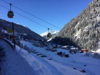 Skilift aan het hotel Mallaun