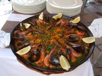 Een lekkere Paella hoort erbij